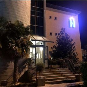 Mini hotel